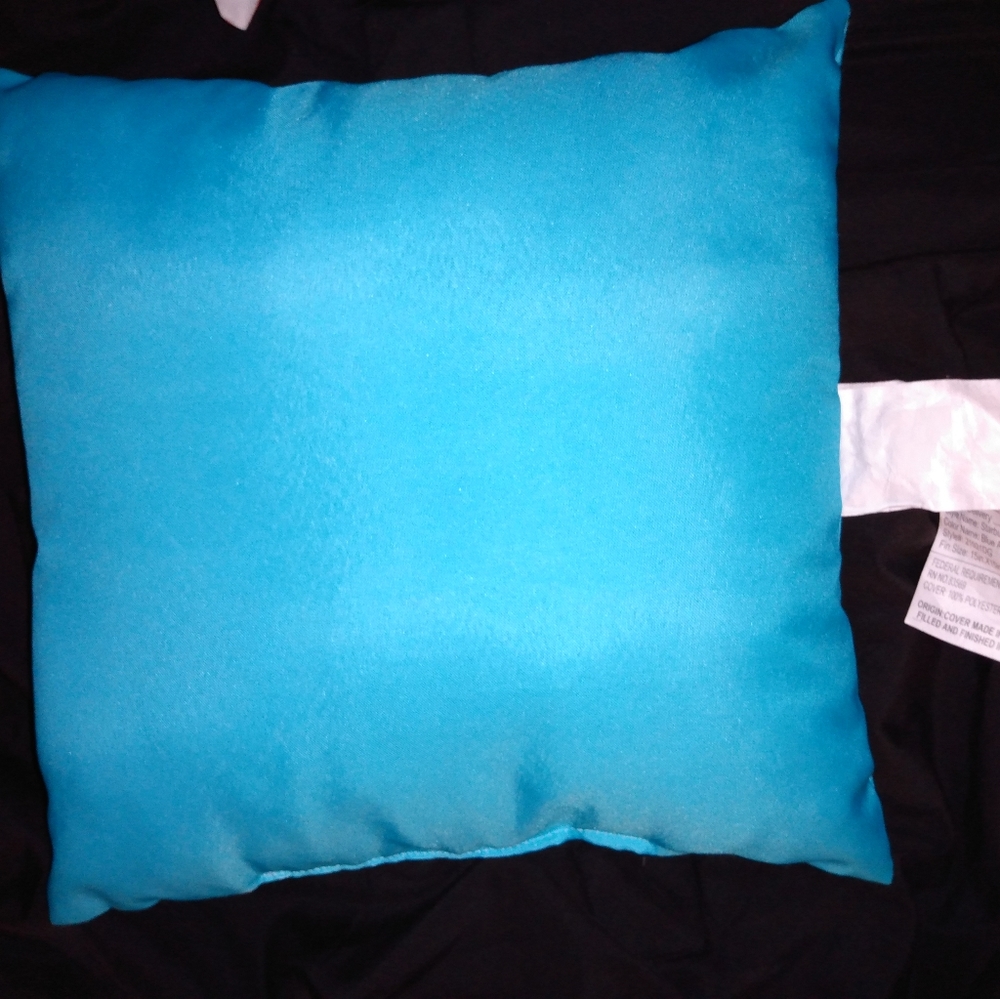 Pillows - Picture 3 of 8